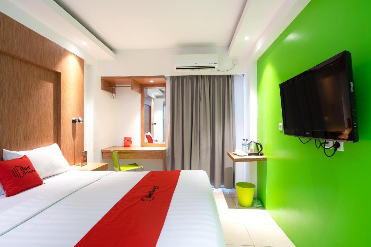RedDoorz Apartment At Bogor Valley Buitenkant foto