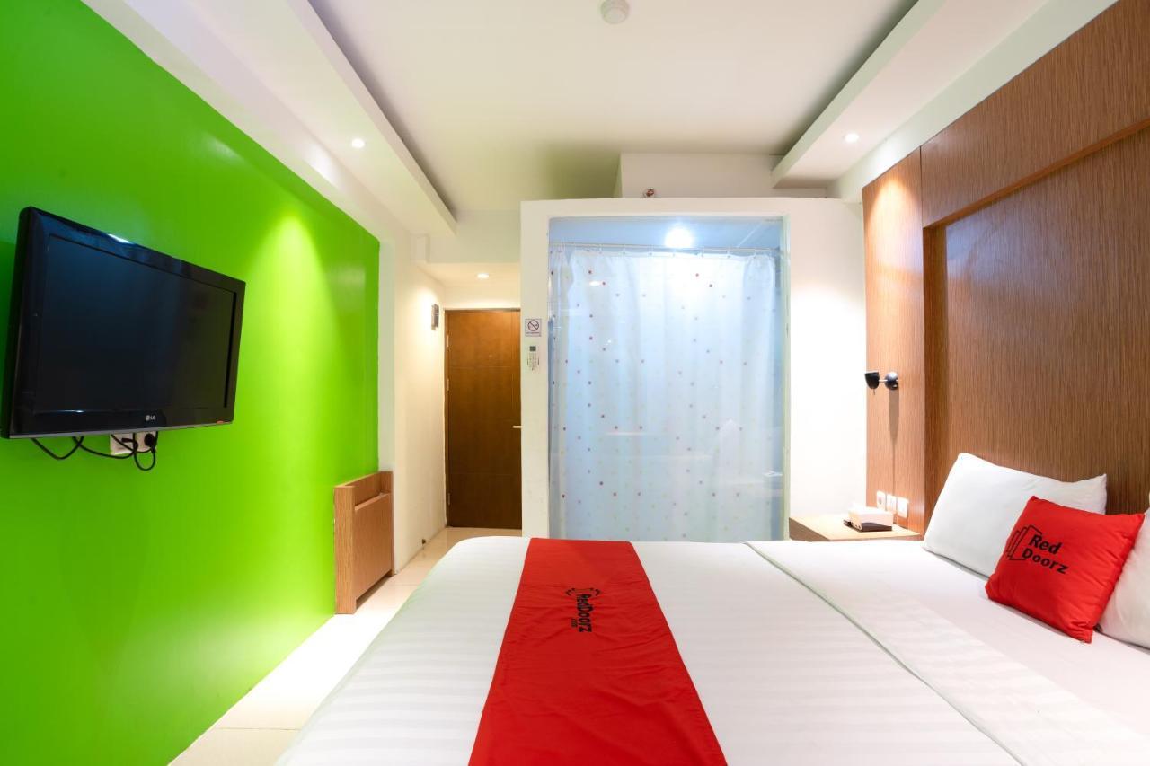 RedDoorz Apartment At Bogor Valley Buitenkant foto